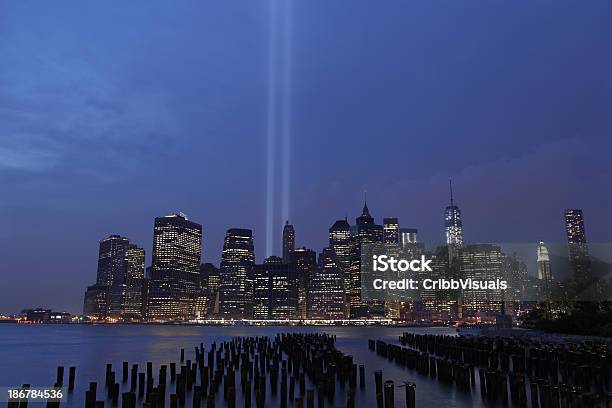 Photo libre de droit de Le 11 Septembre Mémorial Du World Trade Center De Lumières De New York 2006 banque d'images et plus d'images libres de droit de 2013