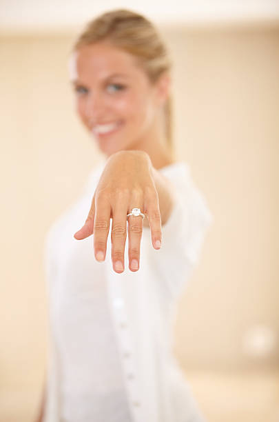 istock I'm tying the knot 186785860