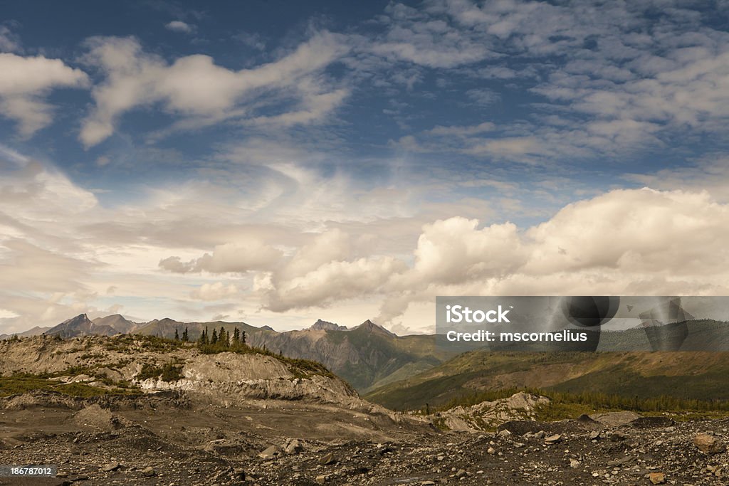 Glacial Morena z chmury - Zbiór zdjęć royalty-free (Chmura)