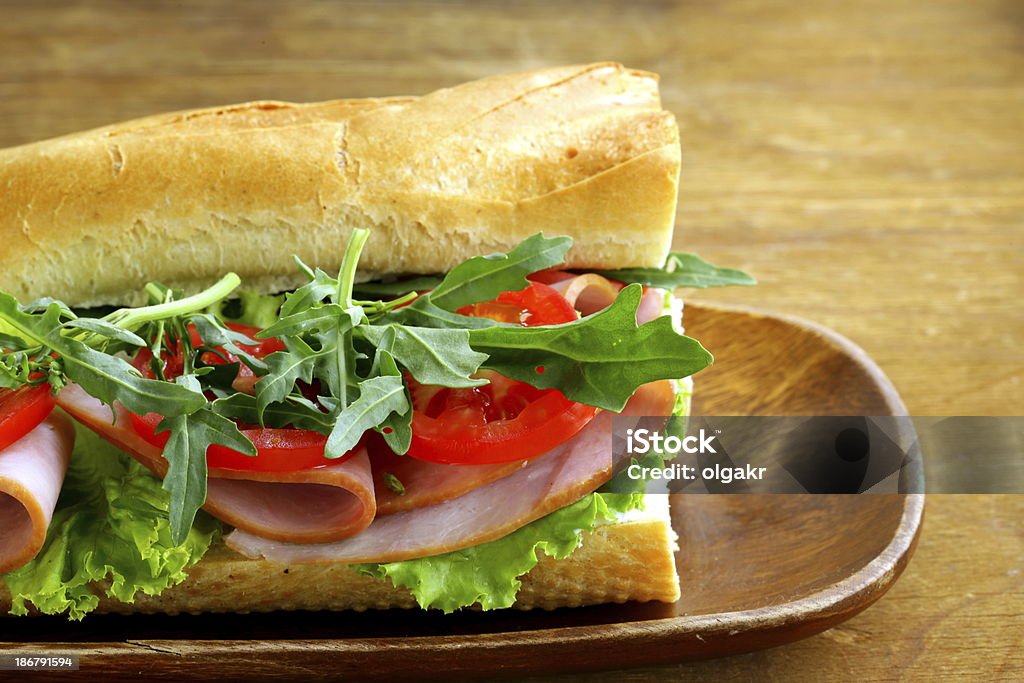 baguette-sandwich mit Rucola, Schinken und Tomaten - Lizenzfrei Truthahn - Geflügelfleisch Stock-Foto