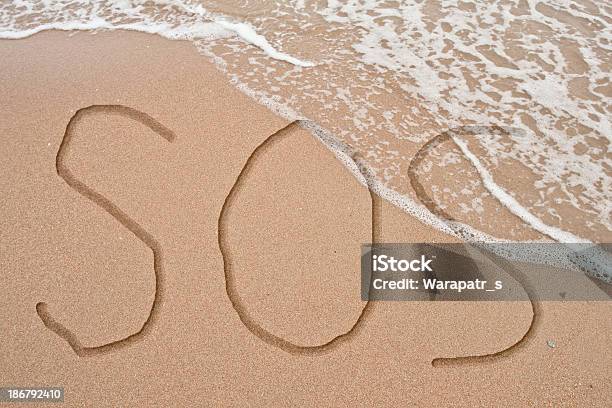 Sos 텍스트를 모래 및 흔들다 2013년에 대한 스톡 사진 및 기타 이미지 - 2013년, 2014년, SOS