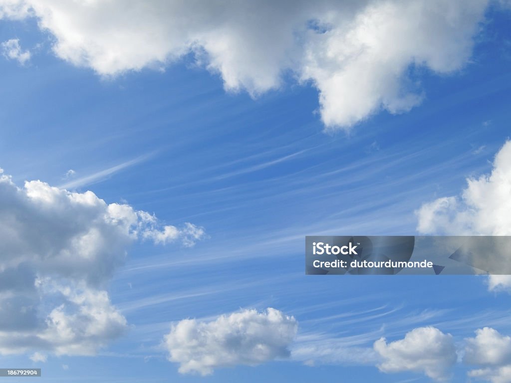 Cielo blu e nuvole - Foto stock royalty-free di Ambientazione esterna