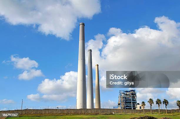 Power Estación De Foto de stock y más banco de imágenes de Alto - Descripción física - Alto - Descripción física, Azul, Blanco - Color