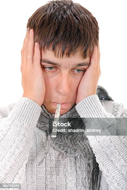 Joven Hombre Enfermo Foto de stock y más banco de imágenes de 16-17 años - 16-17 años, 18-19 años, Adolescente