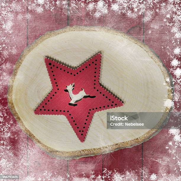 Stella Di Natale Rosso - Fotografie stock e altre immagini di A forma di stella - A forma di stella, Albero, Albero di natale
