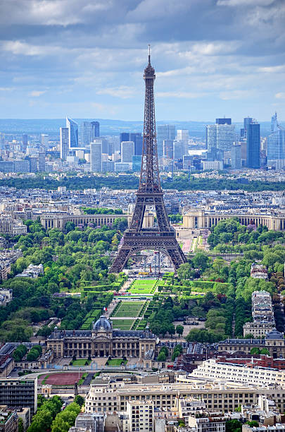 istock Cityscape of Paris 186797600