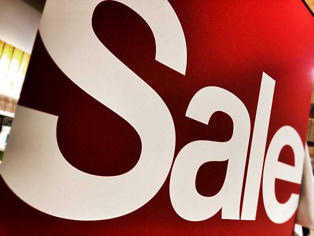 istock Retail for sale sign 186798666
