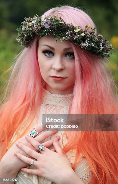 젊은 보보스 여자 20-29세에 대한 스톡 사진 및 기타 이미지 - 20-29세, 가을, 꽃-식물
