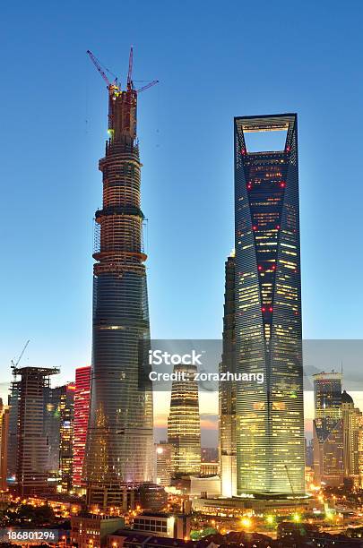 Foto de Shanghai Novo Marco e mais fotos de stock de Alto - Descrição Geral - Alto - Descrição Geral, Amarelo, Armação de Construção