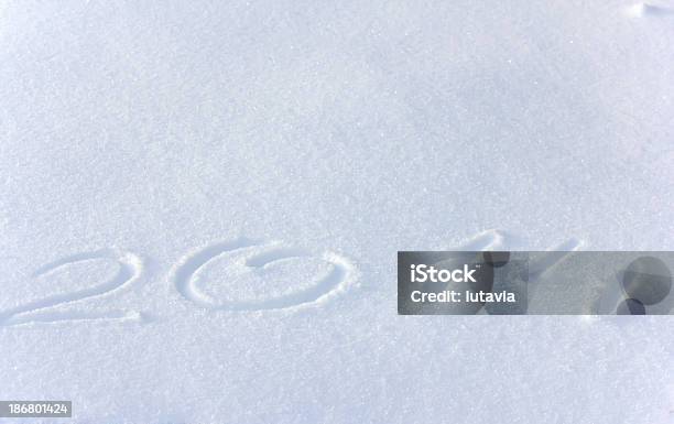 Foto de Ano Novo 2014 Na Neve e mais fotos de stock de 2014 - 2014, A Data, Azul