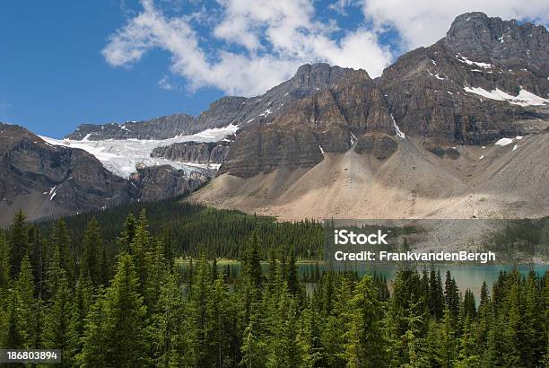 Crowfoot Glacier - zdjęcia stockowe i więcej obrazów Alberta - Alberta, Bez ludzi, Bow Lake