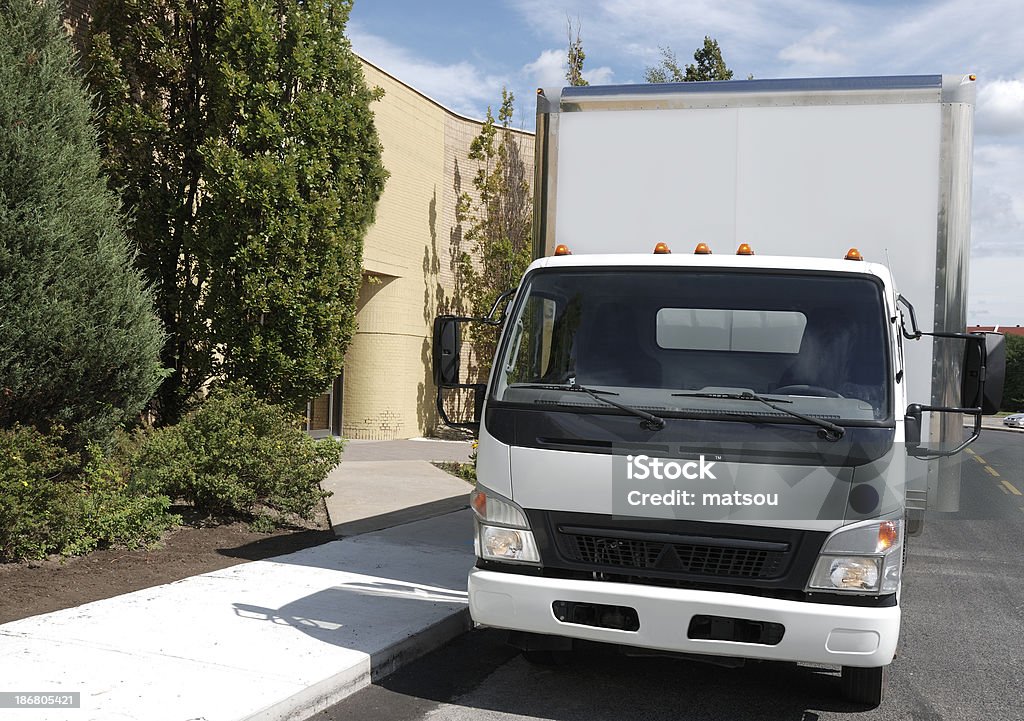 Camion de livraison. - Photo de Camion de déménagement libre de droits