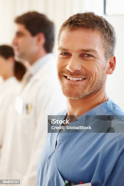 Lächelnd Krankenpfleger Stockfoto und mehr Bilder von Krankenpfleger - Krankenpfleger, Arzt, Porträt