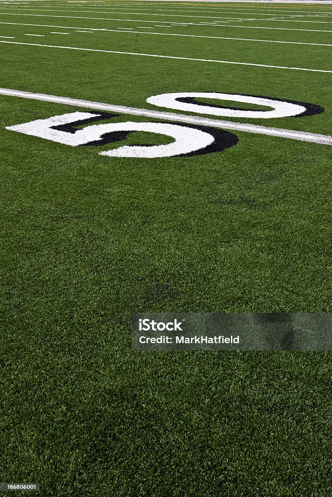 Fifty Yard-Linie auf Football-Feld - Lizenzfrei 2000-2009 Stock-Foto
