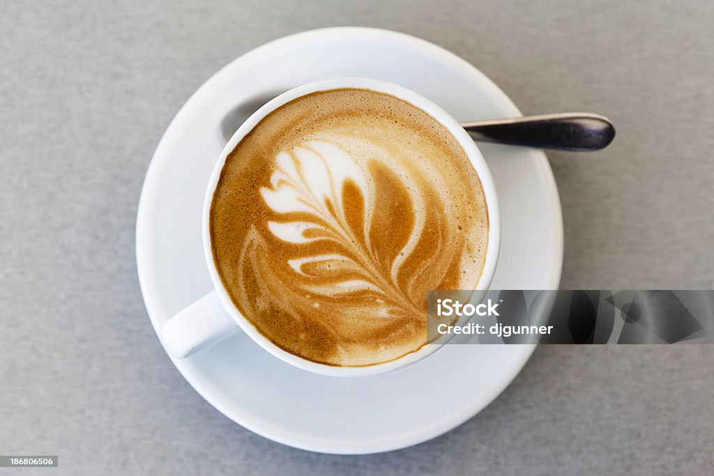 Płaskie Biała kawy - Zbiór zdjęć royalty-free (Ujęcie z góry)
