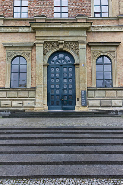 istock Alte Pinakothek in Munich 186807058