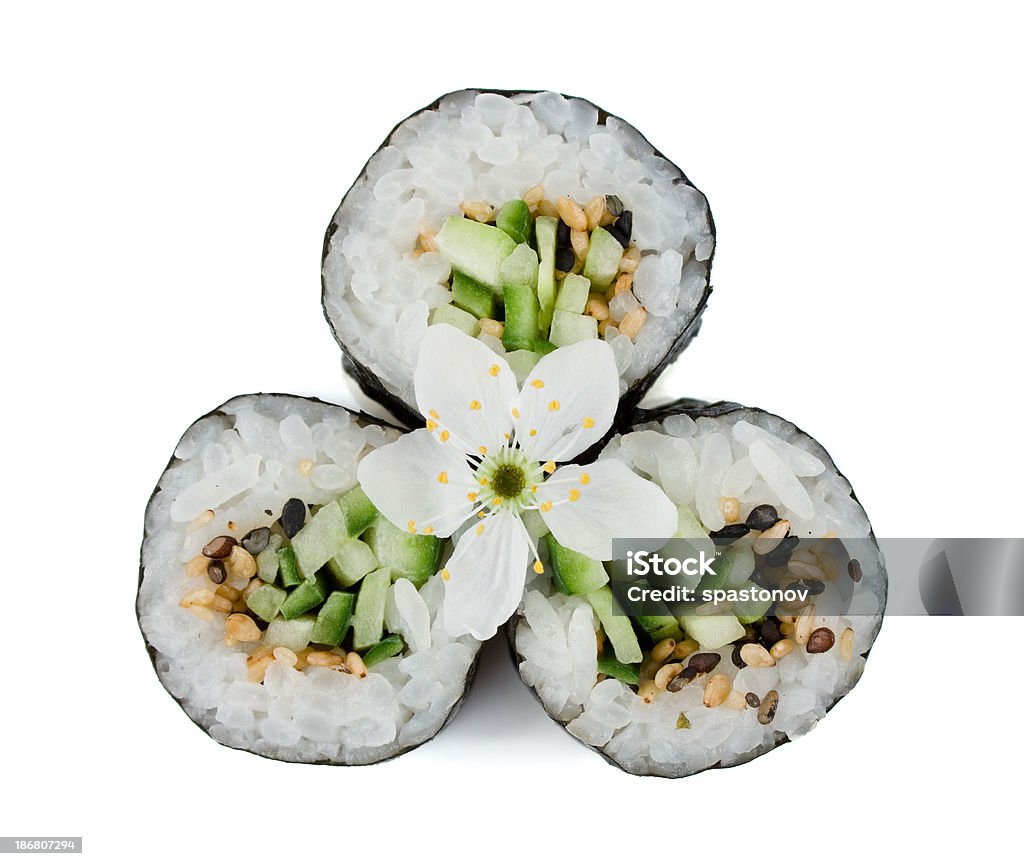 Tradicional de sushi japonés Aislado en blanco - Foto de stock de Aguacate libre de derechos