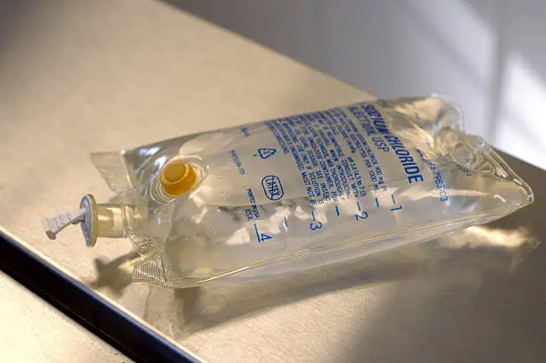 intravenous sodium chloride used in vet office