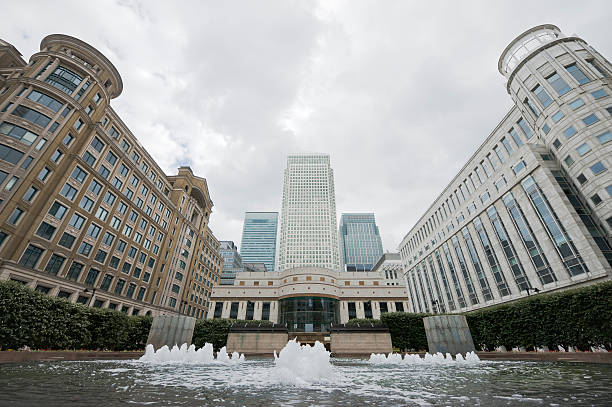 カナリー・ワーフ、ロンドン金融センター - シティバンクタワー ストックフォトと画像