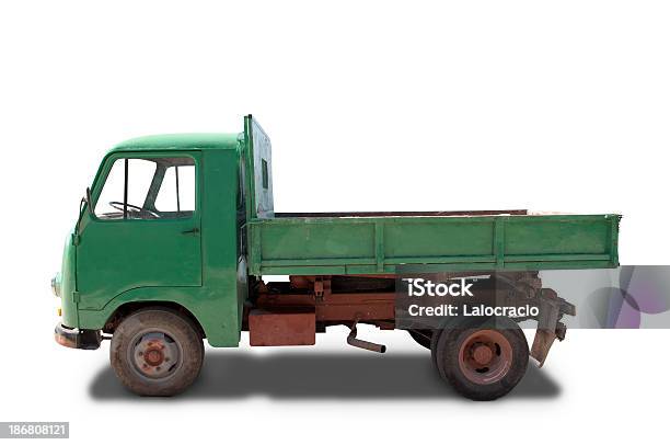 Old Camión Foto de stock y más banco de imágenes de Camión de peso pesado - Camión de peso pesado, Viejo, Recortable