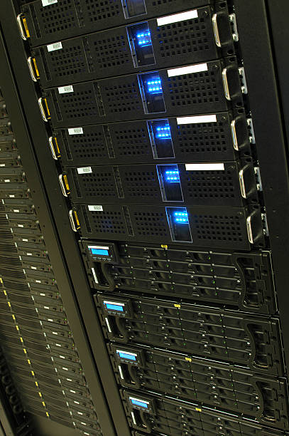 tecnologia: server rack a 2 - adminstrator foto e immagini stock