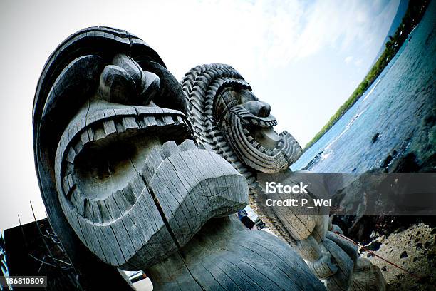 Tiki Statua In Puuhonua O Honaunau - Fotografie stock e altre immagini di Divinità - Divinità, Statua, Cultura hawaiana