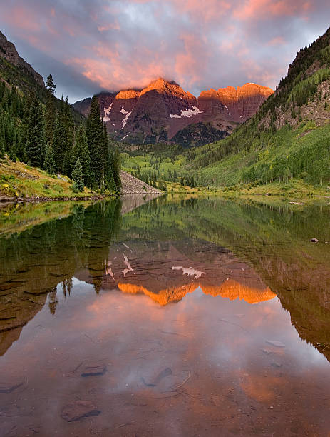 istock Maroon Bells Colorful Sunrise 186810979