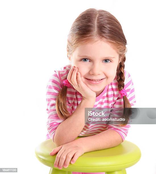 Sonriente Niña Foto de stock y más banco de imágenes de 4-5 años - 4-5 años, 6-7 años, Alegre