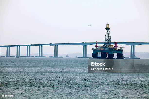 Plataforma Petrolífera - Fotografias de stock e mais imagens de Ancorado - Ancorado, Atracado, Baía de Guanabara