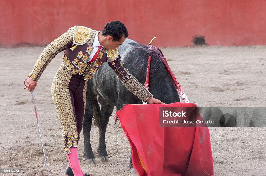Matador torero en acción - Foto de stock de Actividad libre de derechos