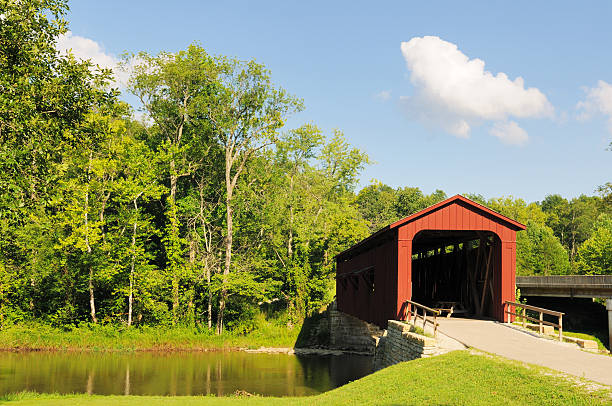 istock Cataract Falls State Park Indiana Historic Red Covered Bridge 186812416
