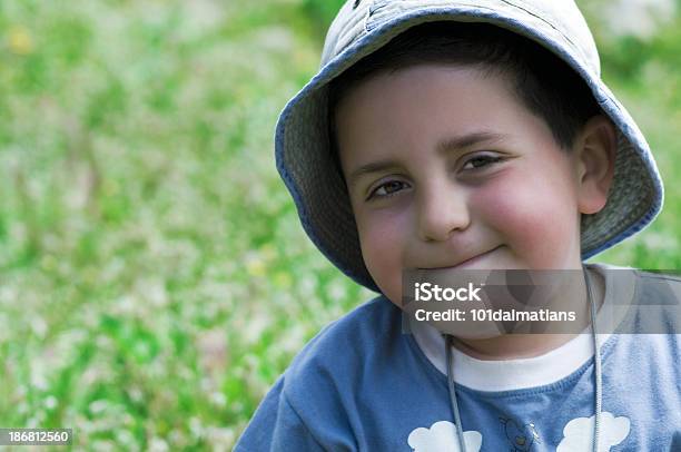 Cute Little Rapaz - Fotografias de stock e mais imagens de 6-7 Anos - 6-7 Anos, 8-9 Anos, Aluno de Jardim de Infância