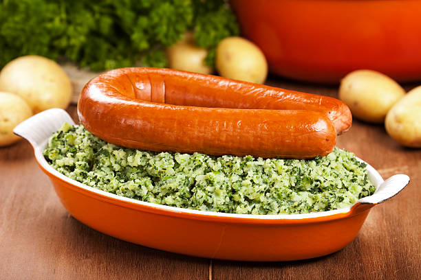 istock Dutch food: kale with smoked sausage or 'Boerenkool met worst' 186813022
