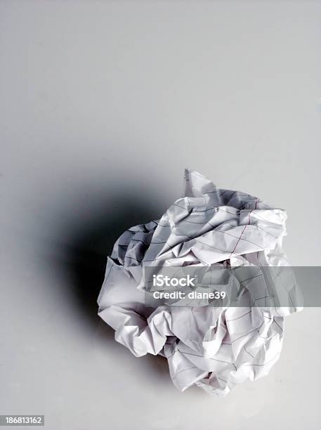 Foto de Wad De Papel e mais fotos de stock de Amarrotado - Amarrotado, Cesta de lixo, Fotografia - Imagem