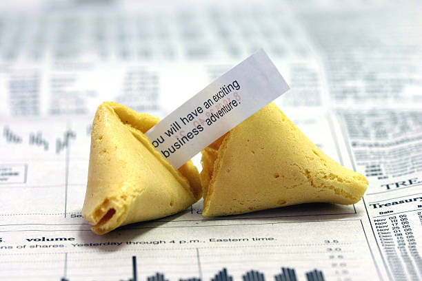 investir aventura - opportunity risk fortune cookie fortune telling imagens e fotografias de stock