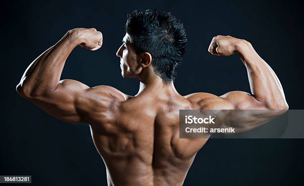 筋肉のバック - 1人のストックフォトや画像を多数ご用意 - 1人, アクティブライフスタイル, カットアウト