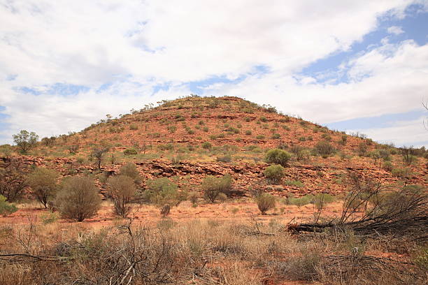 krajobraz kings canyon - alice springs australian culture desert kings canyon zdjęcia i obrazy z banku zdjęć