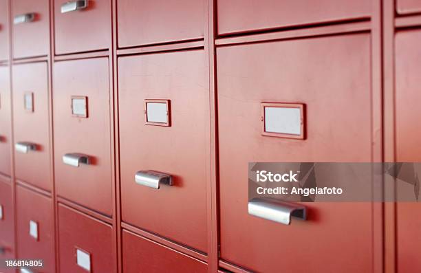 Красный Ящиками Для Архива Документов — стоковые фотографии и другие картинки Архивы - Архивы, Выдвижной ящик, Картотечный шкаф