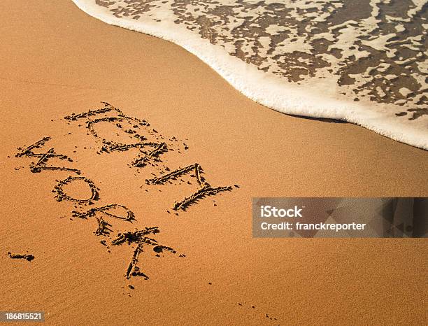 Foto de Trabalho De Equipe Mensagem Na Areia e mais fotos de stock de Mar - Mar, Relação de Negócios, Areia