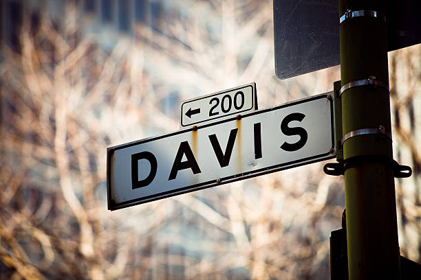 istock Davis Street, San Francisco 186815845