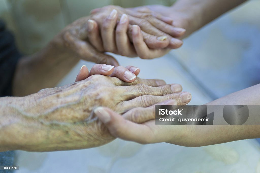 Vieja y jóvenes - Foto de stock de Adulto libre de derechos