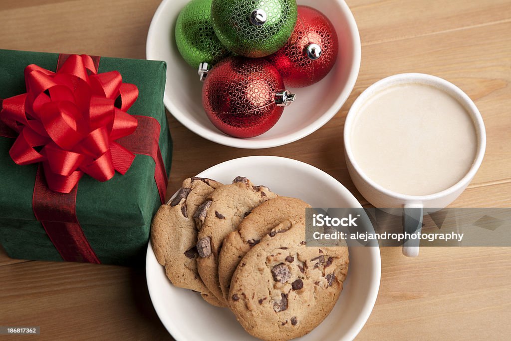 クリスマスのラテやクッキー - おやつのロイヤリティフリーストックフォト
