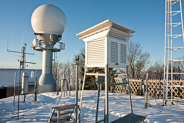 기상으로 장비 - anemometer meteorology weather barometer 뉴스 사진 이미지