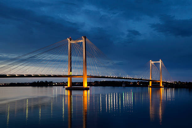 istock Suspension Bridge over Columbia River at Dusk 186818365