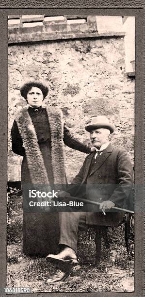 Пара В 1910sepia Тонах — стоковые фотографии и другие картинки 1910-1919 - 1910-1919, Италия, 1900
