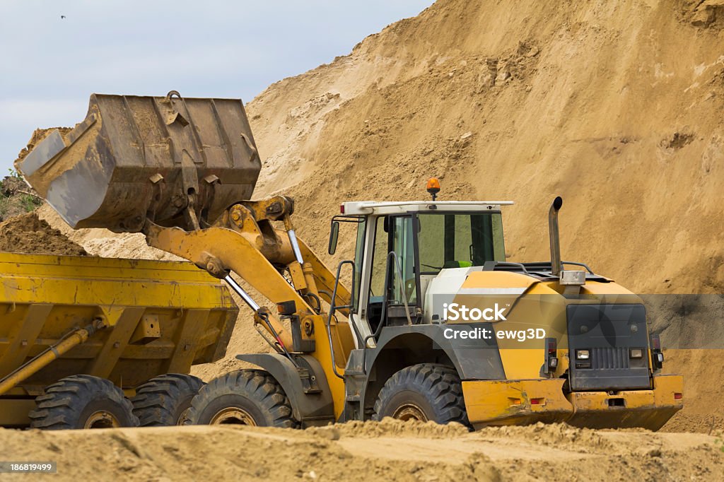 Escavadora Mecânica no trabalho - Foto de stock de Areia royalty-free