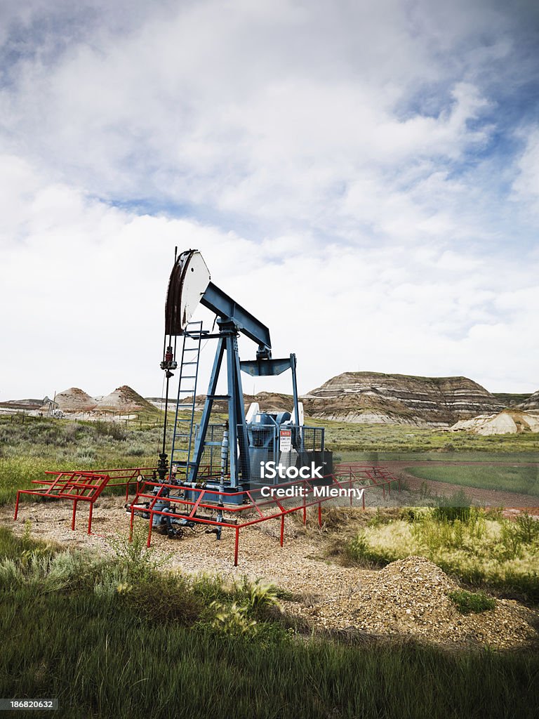 블랙 골드 캐나다 석유 채굴 Pumpjack - 로열티 프리 Oil Sands 스톡 사진
