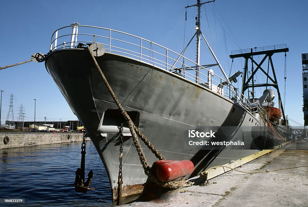 Statek w Dock - Zbiór zdjęć royalty-free (Bez ludzi)