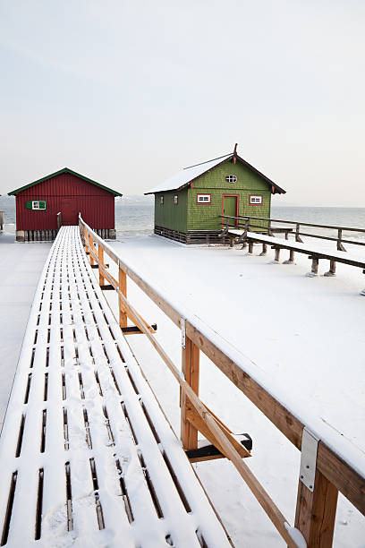 boathouses в зимний - ammersee стоковые фото и изображения