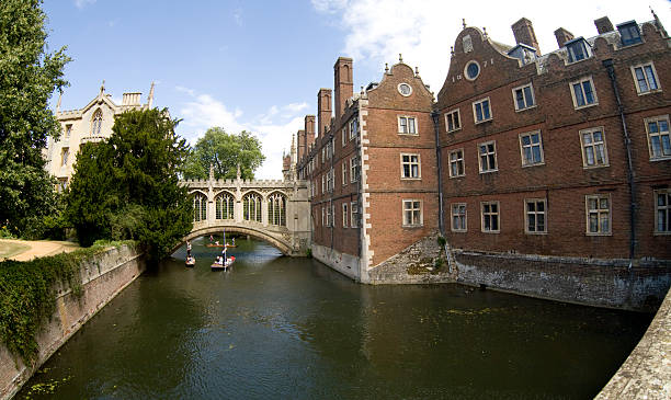 pont des soupirs, st johns college de cambridge - st johns college photos et images de collection